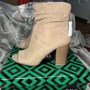 a.n.a• Ana Rose Dark Taupe Ankle Boots